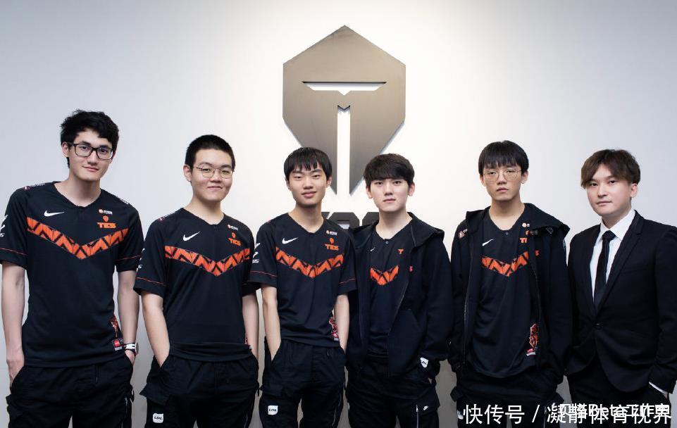 在球迷和球 在球迷和球