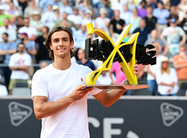 蔡晓晴在关 蔡晓晴在关