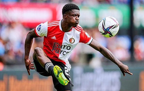 前锋球员因 前锋球员因