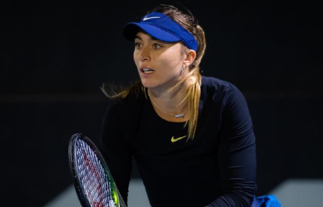 力赛中脱颖 力赛中脱颖