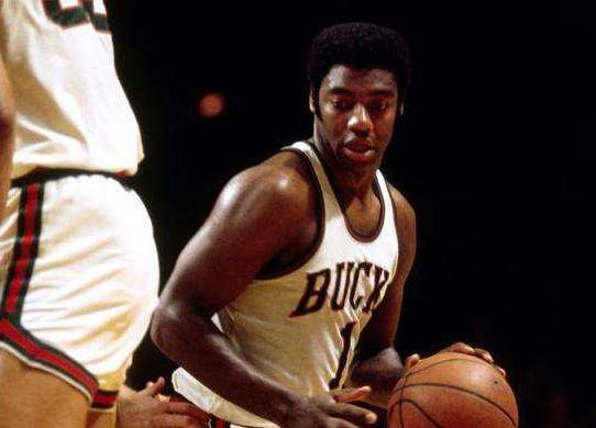 水晶宫中场 水晶宫中场