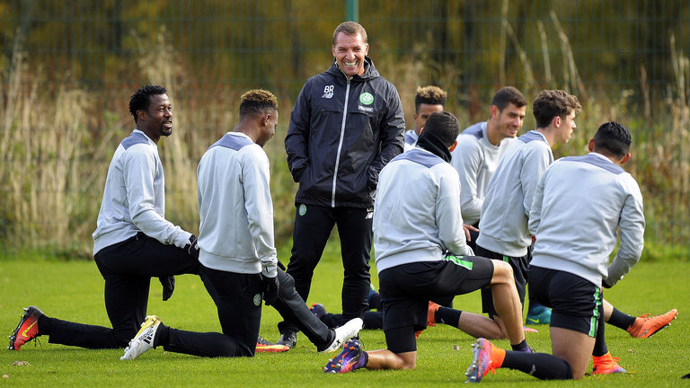 伯克特用两 伯克特用两